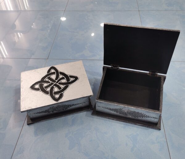 CAJA MADERA PLATA NUDO DE BRUJAS