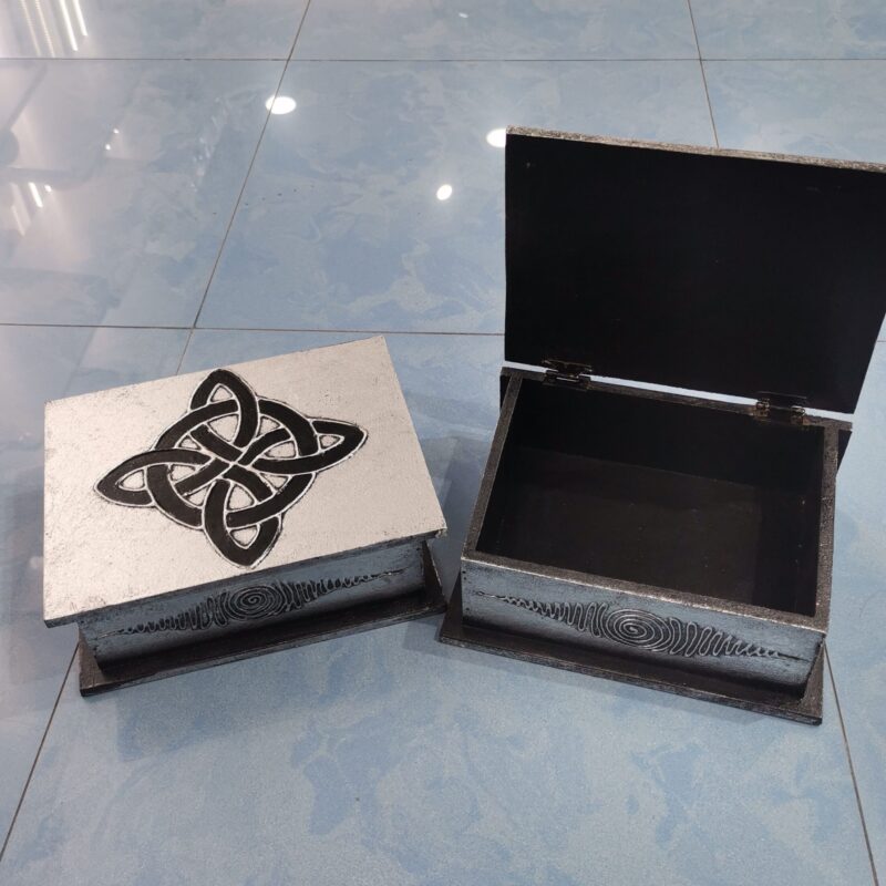 CAJA MADERA PLATA NUDO DE BRUJAS