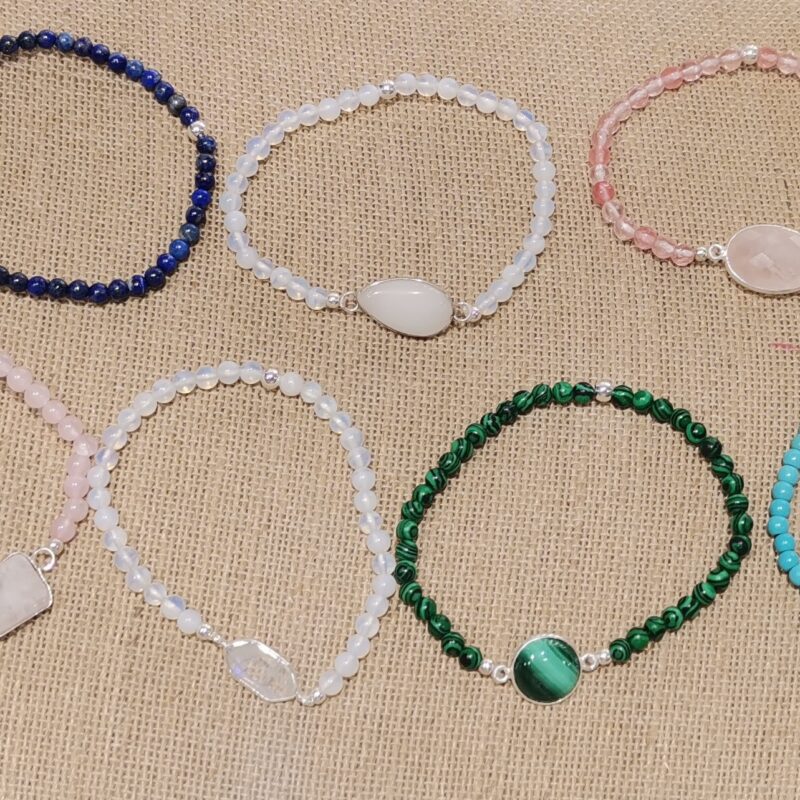PULSERA MINERAL 4 MM CON CABUJON MINERAL PLATA