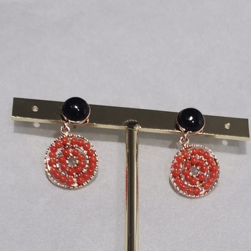 PENDIENTE CORAL Y ONIX GEOMETRIA PEQUEÑA PLATA COBRE