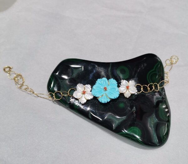 PULSERA FLORES PERLA CORAL Y TURQUESA PLATA BAÑO ORO - Imagen 2