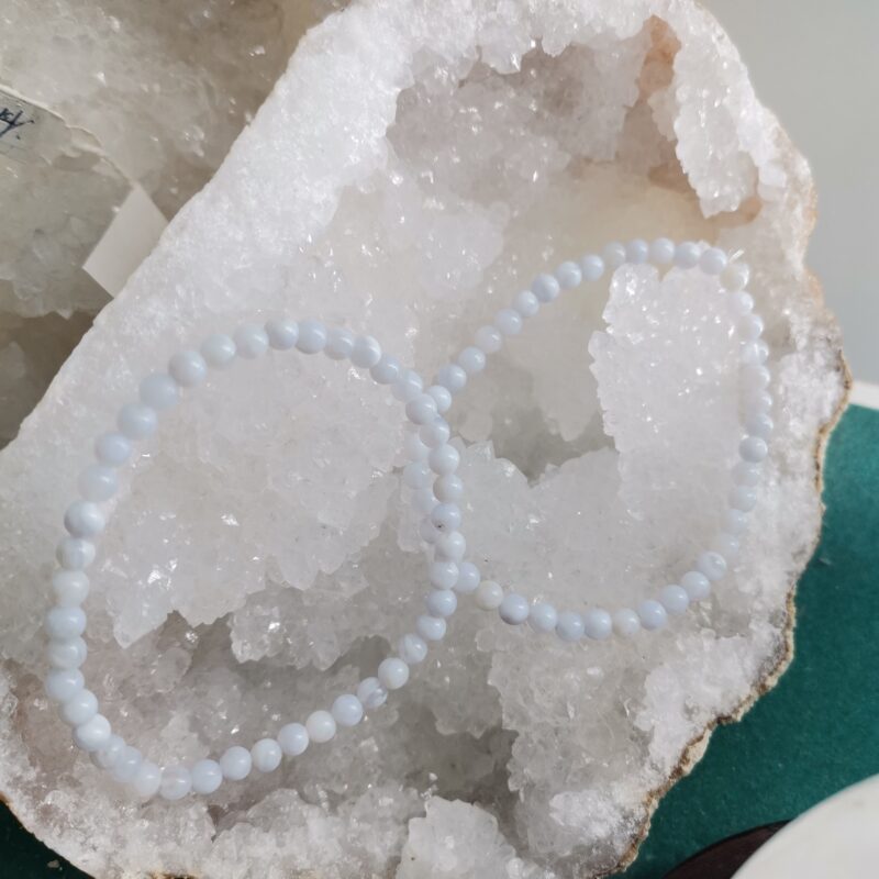 PULSERA CALCEDONIA 4 MM