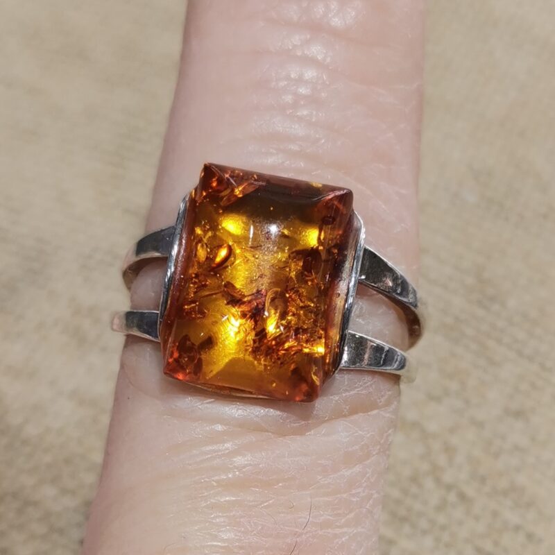 ANILLO AMBAR RECTANGULAR PLATA