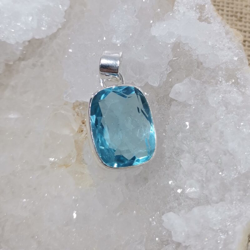 COLGANTE TOPACIO AZUL PLATA RECTANGULAR