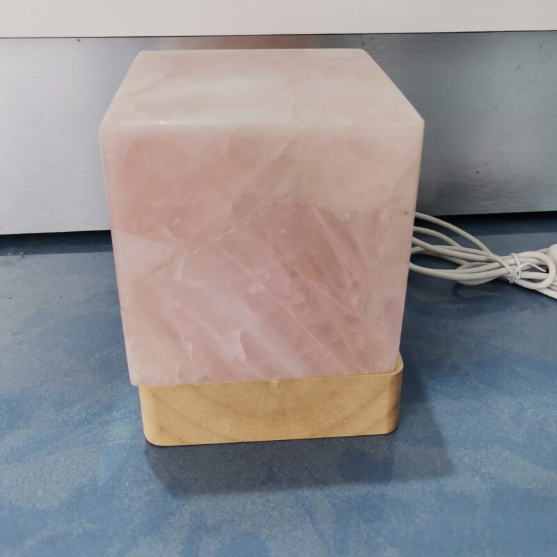 LAMPARA CUARZO ROSA CUBO