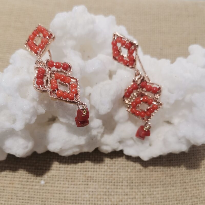 PENDIENTE CORAL GEOMETRIA PLATA BAÑO ORO