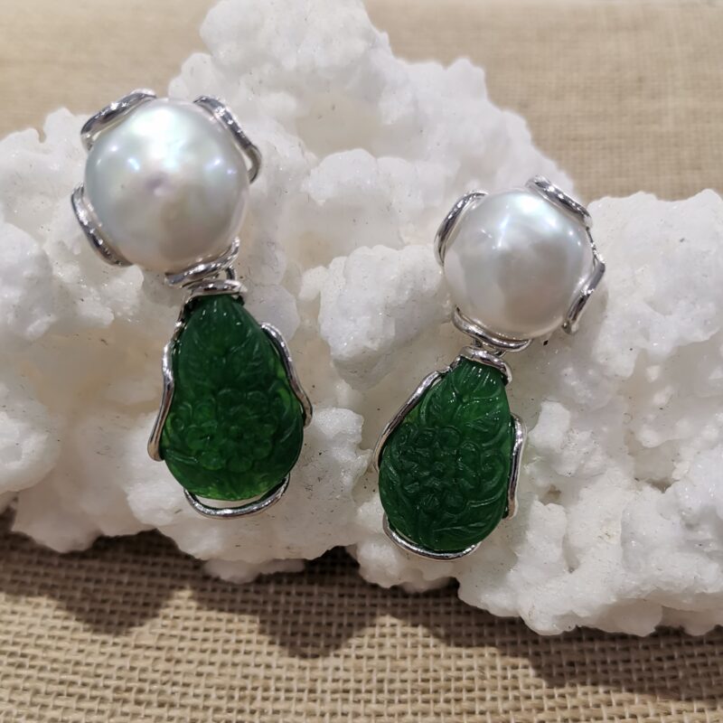 PENDIENTE PERLA NATURAL Y JADE GRABADO PLATA