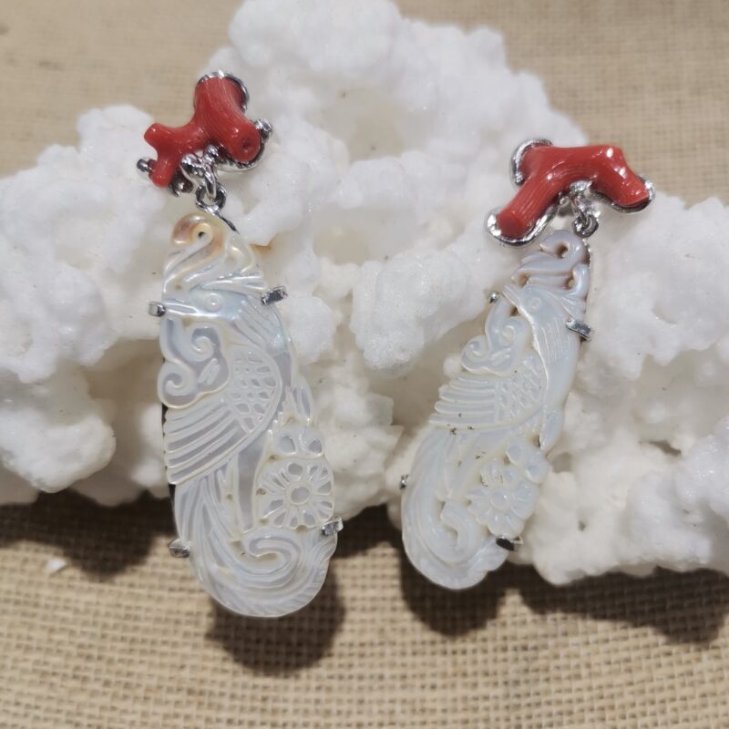PENDIENTE RAMA CORAL Y PERLA TALLADA PLATA